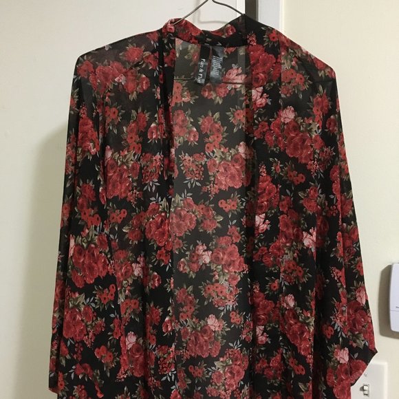 Fun and Flirt Tops - Rose-Patterned Kimono